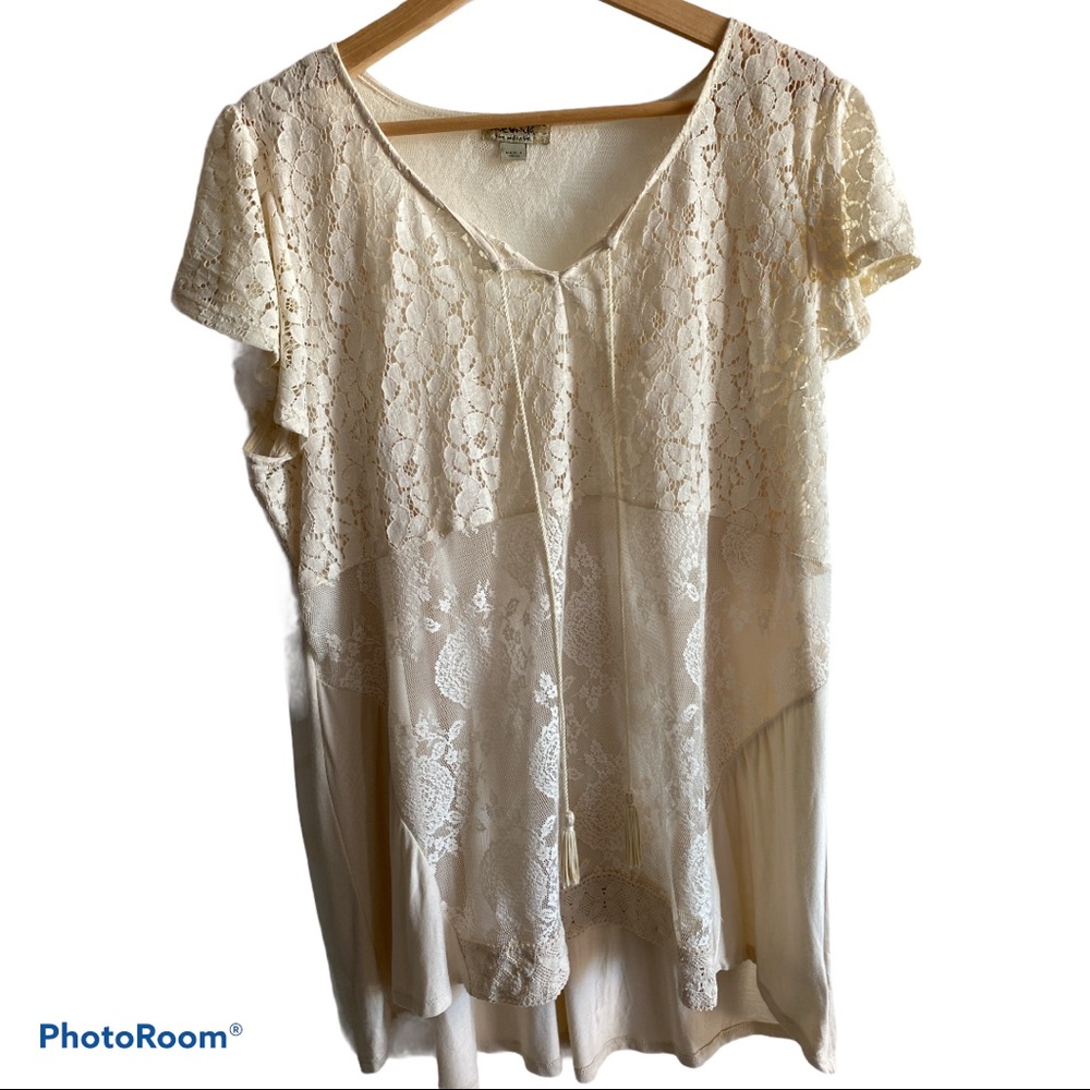 one world XL embroidered hi lo blouse